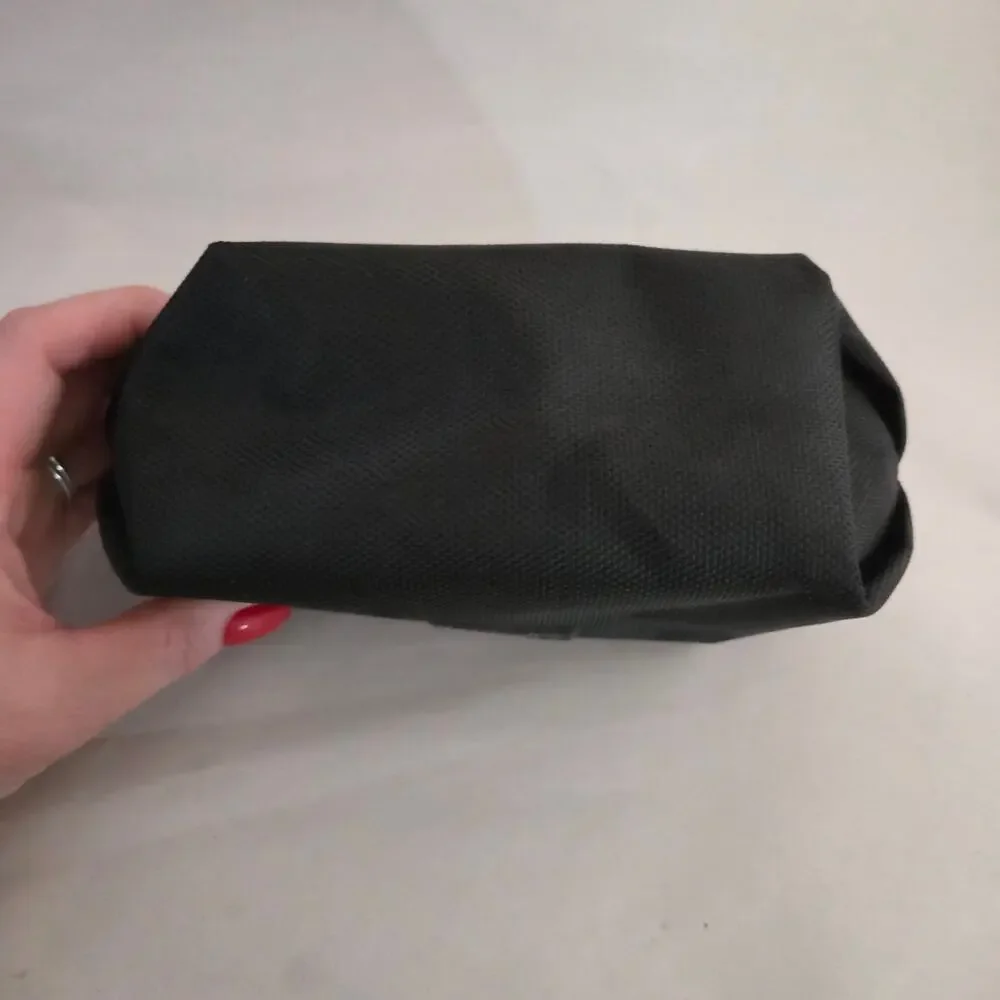 TUMI for Delta Airlines First Class In-Flight Amenities Zippered Bag